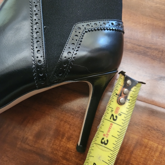 Beautiful Marion Parke "Meg" Booties - Picture 7 of 7